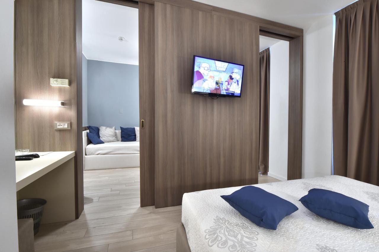 Hotel Meuble Nazionale Lignano Sabbiadoro Exteriör bild