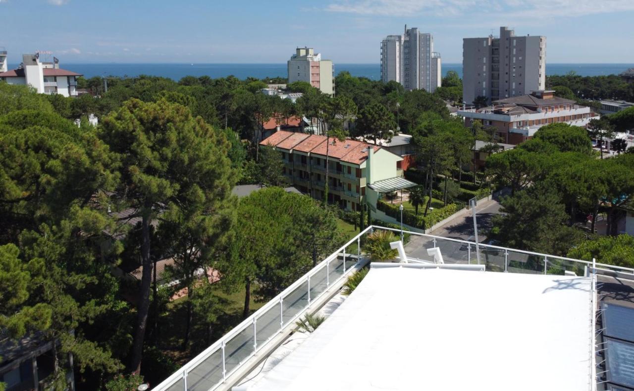 Hotel Meuble Nazionale Lignano Sabbiadoro Exteriör bild