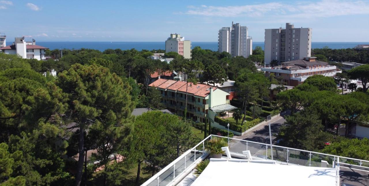 Hotel Meuble Nazionale Lignano Sabbiadoro Exteriör bild