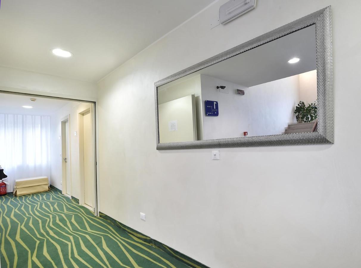Hotel Meuble Nazionale Lignano Sabbiadoro Exteriör bild