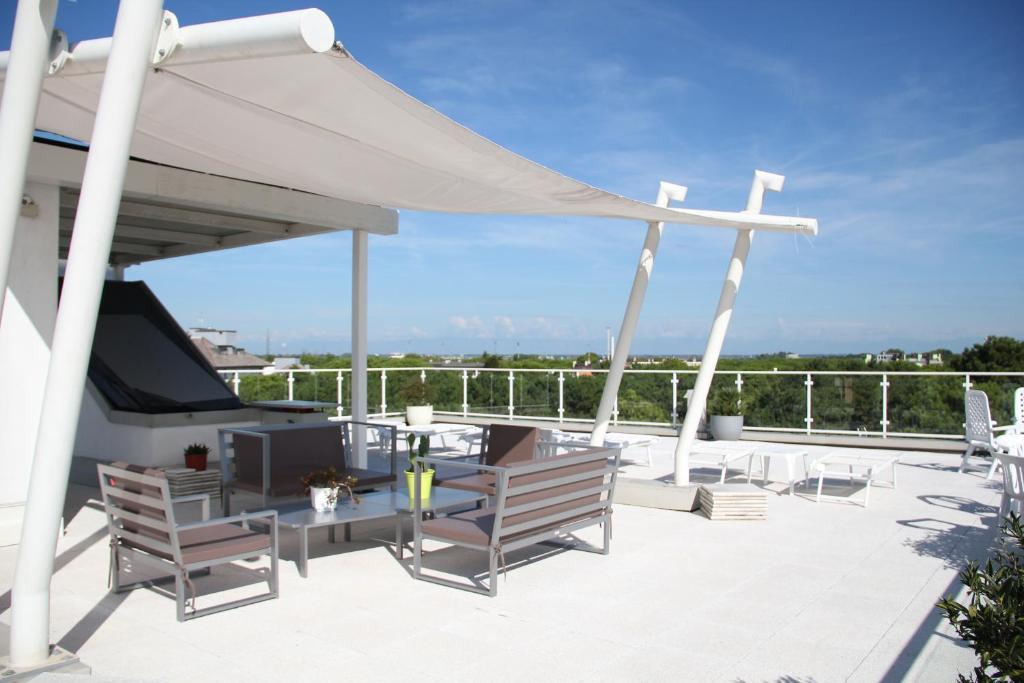Hotel Meuble Nazionale Lignano Sabbiadoro Exteriör bild