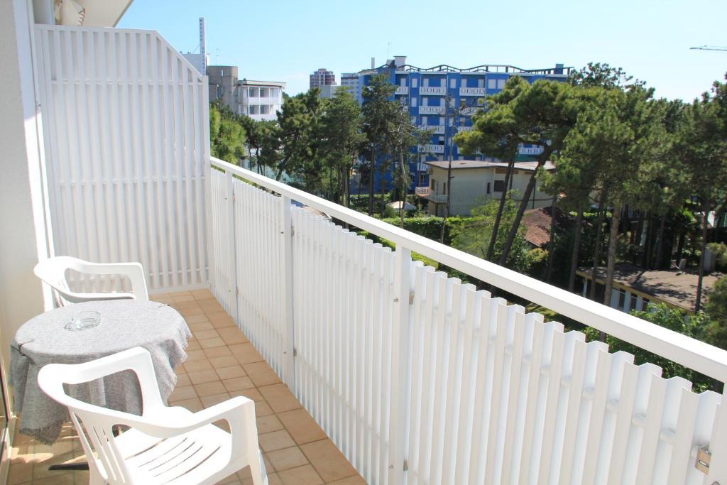 Hotel Meuble Nazionale Lignano Sabbiadoro Rum bild
